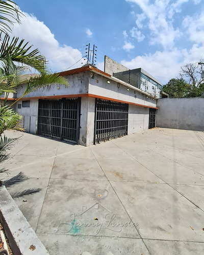 Local En Alquiler Con Oficinas En Av. Las Delicias Zona Norte De Maracay