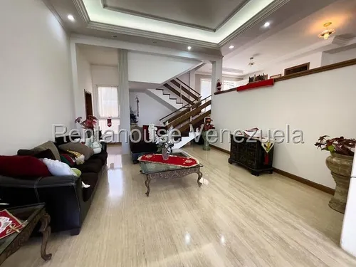 Casa En Venta. Urb. Sorocaima.