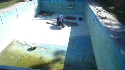 Imagen 3 de 5 de Reparacion En Piscinas Fibra D Vidrio Y Hormig. Bombas Servi