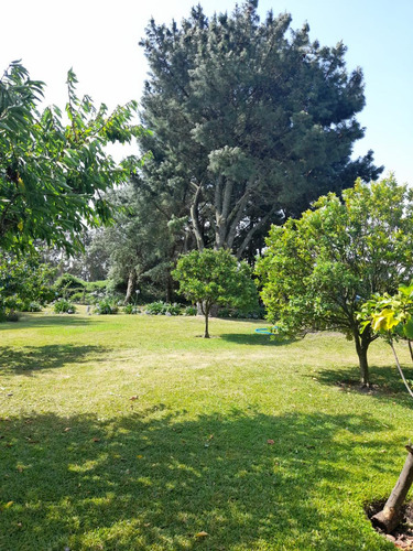 Vendo Chalet Sobre 2 Lotes En Barrio Colinas Verdes - Amplio Parque - Piscina - Quincho