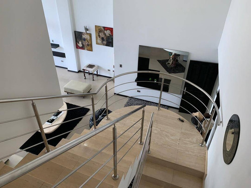 En Venta Moderno Pent House En Resd. Jacaranda En La Trigaleña Alta