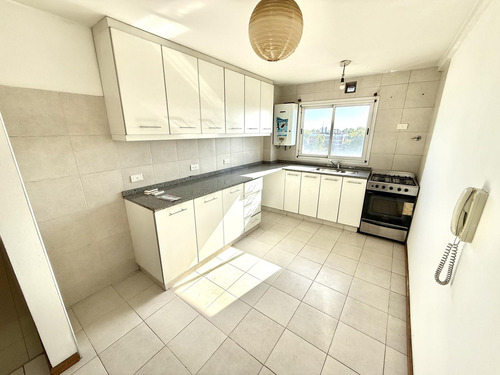Departamento En Alquiler 3 Ambientes Con Cochera En Banfield Este