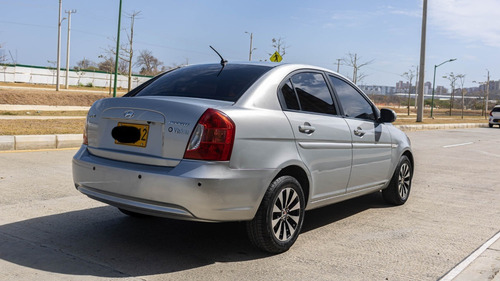 Hyundai Accent 2010 1.4 Gls 4 P