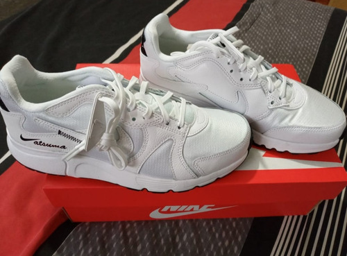 Tenis Nike Atsuma