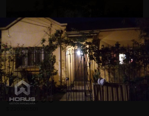 Casa En Venta De 4 Dorm. En Recoleta