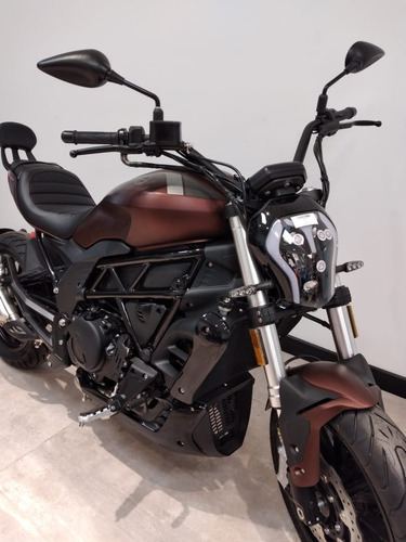 Imagen 16 de 22 de Benelli 502 C