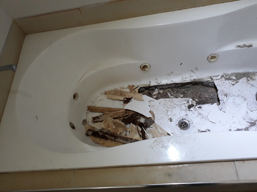 Imagen 2 de 10 de Enlozado De Bañeras Pulido Y Plastificado De Pisos