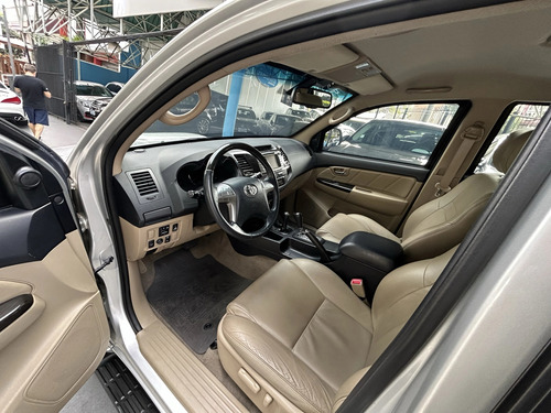Toyota Hilux SW4 3.0 Srv 5l 4x4 Aut. 5p