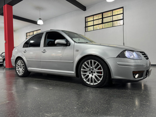 Volkswagen Bora 1.8 Highline T 180cv Cuero
