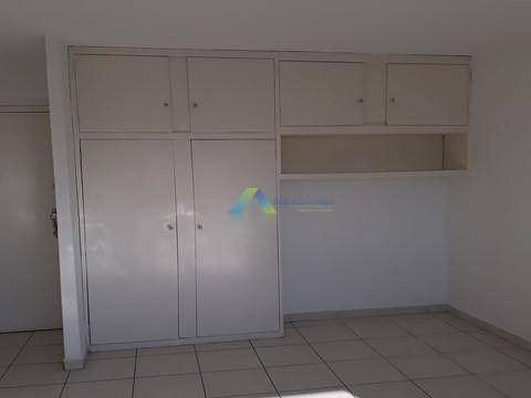 Imagem 3 de 11 de Otima Oportunidade Kitnet Com Localização Entre Estação Do Metro Paraíso E Ana Rosa Com Ótimo Valor E Localização. - Kn0008