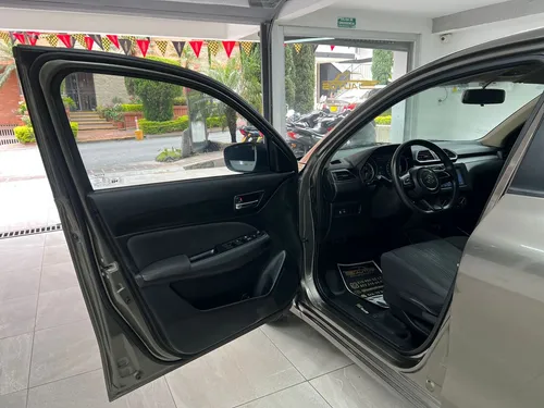 Suzuki Swift Dziere AT 2023