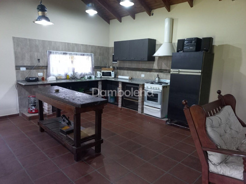 Casa Quinta En Venta Ubicado En General Rodríguez, G.b.a. Zona Oeste, Argentina