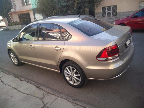 Volkswagen Vento 1.6 Highline At