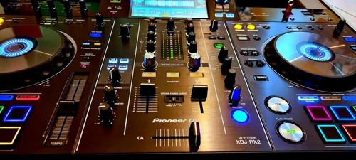Controlador Dj Pioneer Xdj-rx2 Con Rack Incluido (Usado)