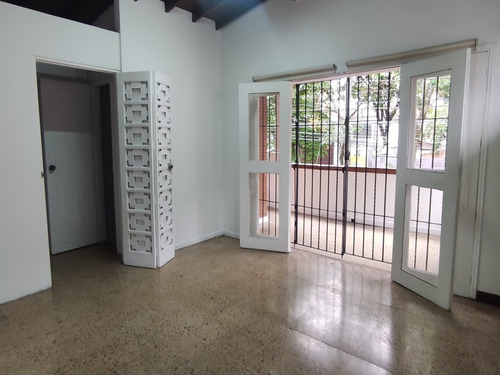 Casa Comercial En Arriendo Ubicada En El Poblado Sector Aguacatala (23139).