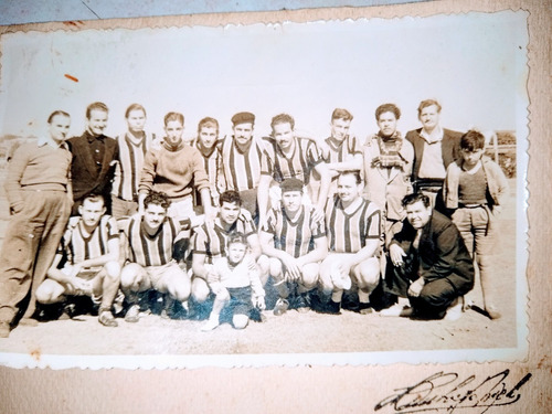 Foto Postal  1940  Equipo De Fútbol Local  (17,5x10)