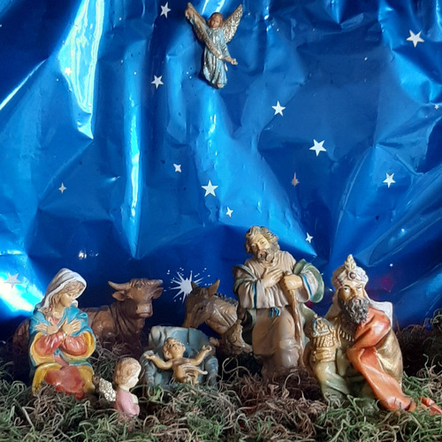 Pesebre/nacimento Importado Italia 12 Figuras En Total