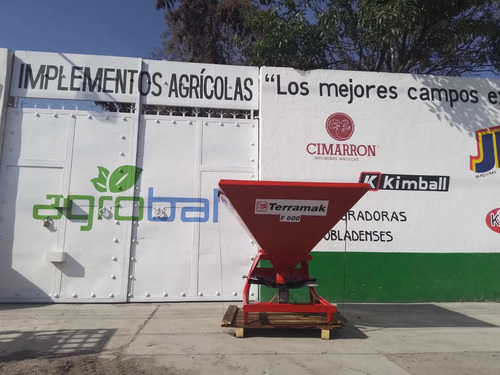 Fertilizadora Boleadora Agricola 650 L - Terramak