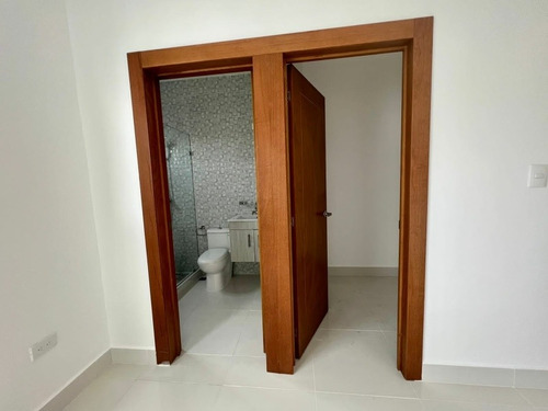 Imagen 12 de 20 de Se Alquila Un Penthouse En Tigaiga Nuevo A Estrenar