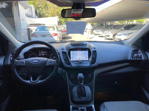 Ginza. Ford Kuga Sel 2.0l Ecoboost 6at Awd 2017