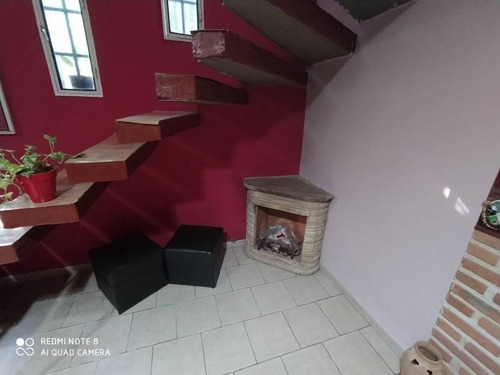 Propiedad En Block - Local, 2 Ph De 3 Ambientes, Y Un Local Y Duplex Para Construir - Lanús Oeste
