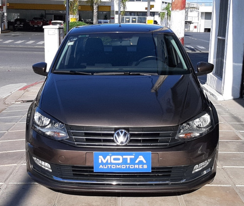 Polo Comfortline 1.6 - Full - C/gnc 5° - M/2015