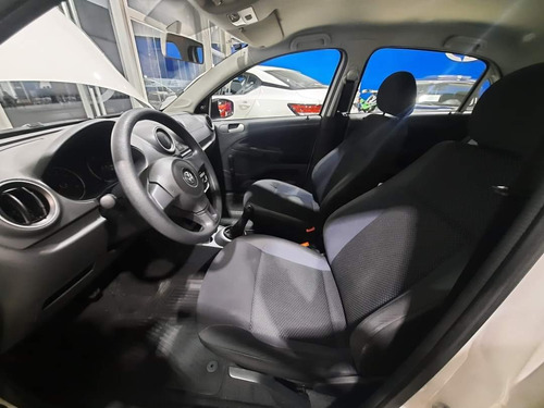 Imagen 8 de 10 de Volkswagen Gol Trend 2015 1.6 Pack I 101cv