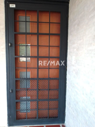 Imagen 4 de 30 de En Venta Hermoso Town House, Totalmente Amoblado, Conj. Resid. La Casona Baja