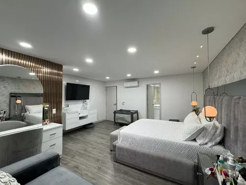 Casa En Arriendo En Loma Del Escobero. Cod A775978