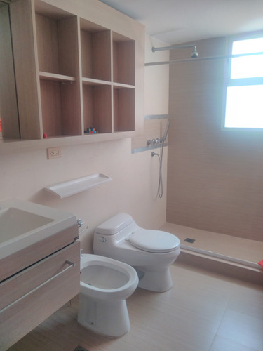 Imagen 13 de 29 de Vendo Casa 1200m2 8h/10b/4pe Macaracuay 8209