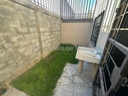 Rincones Del Marques, Renta - Casa Con 3 Recámaras 1 En Planta Baja, Sala De Tv | Air