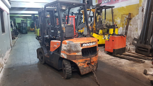 Autoelevador Doosan 2500 Kg Excelente Funcionam Clark Sampi