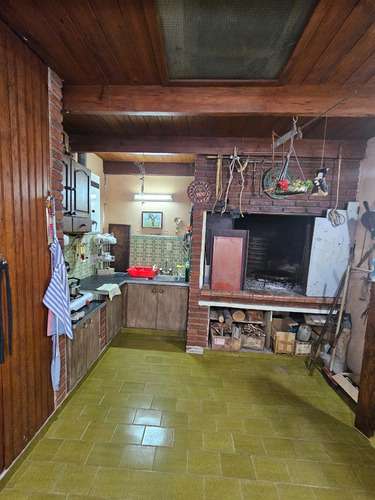 Local - Salón Vta + Depos + Fdo Com + Dpto 5 Amb 1°p - Lote10x40 + Qcho + Galpon - Exc Invers