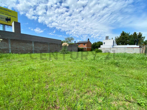 Venta - Terreno De 220m² - Av. Córdoba, Fisherton