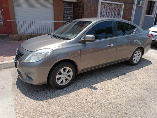 Nissan Versa 1.6 Advance 5vel Mt