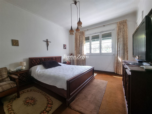 Casa En Venta De 3 Dorm. En Ñuñoa