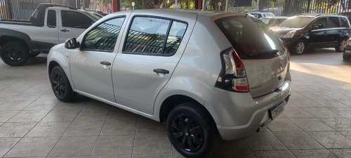 Renault Sandero 1.0 16v Expression Hi-flex 5p