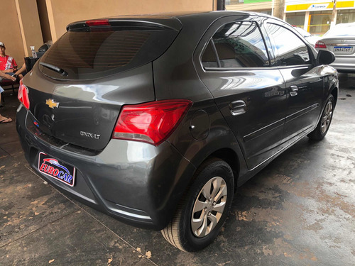 Chevrolet Onix 2017 1.0 Lt 5p