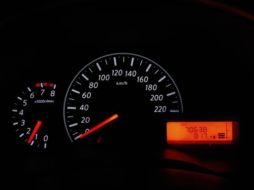 Nissan March 2013 1.0 S 5p