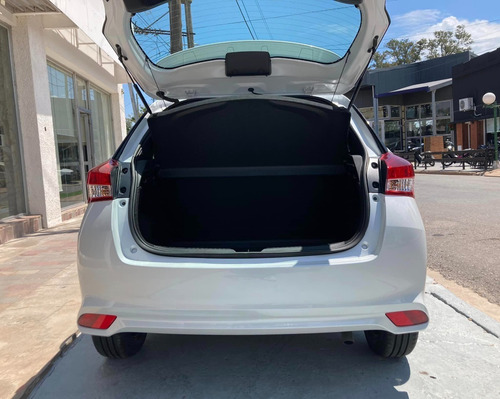 Imagen 8 de 15 de Toyota Yaris 5 Puertas 1.5 6m/t Xs 0km My2023