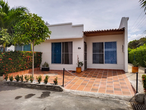 Vendo  Casa Esquinera  En Condominio  Muy Agradable 