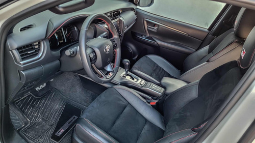 Imagen 19 de 22 de Toyota Sw4 Gr-s 4x4