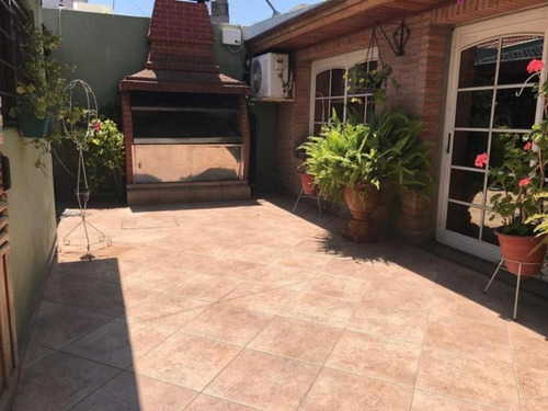 Imagen 19 de 25 de Excelente Chalet En Venta De 4 Ambientes Amplios, La Tablada