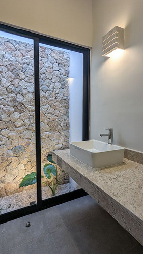 Casa En Venta En Exclusivo Desarrollo De Cholul, Merida.