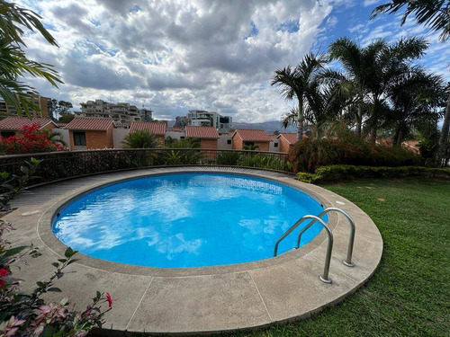 Bello Town House En Venta Altos De Guataparo 