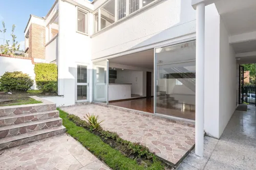 Casa En Venta En Niza Antigua. Cod V8182