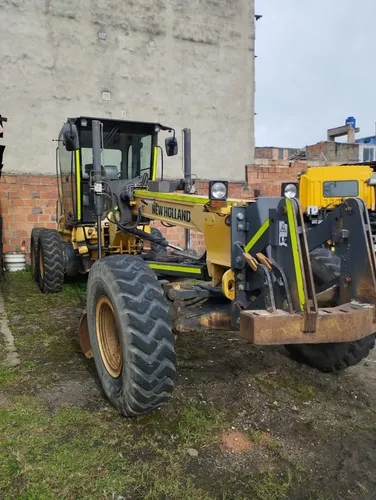 Motoniveladora Newholland 170b