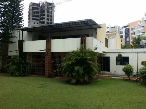 Casa En Los Cacicazgos De 3 Habitaciones Con Solar 1000m2 Para Construir Casas Duplex No Torre