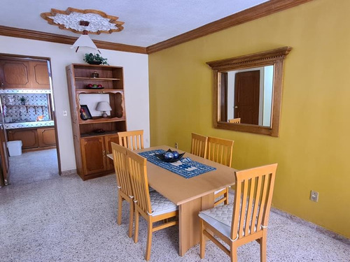 Venta De Hotel En El Centro Histórico, Con Opción A Diversos Giros Y Con Plusvalía Privilegiada, Ya Que Cuenta Con Uso Comercial Y De Servicios E Informe De Uso De Suelo Habitacional-comercial Y/o De