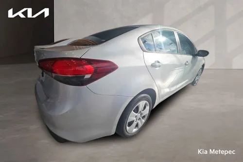 Kia Forte 2.0 L Mt
